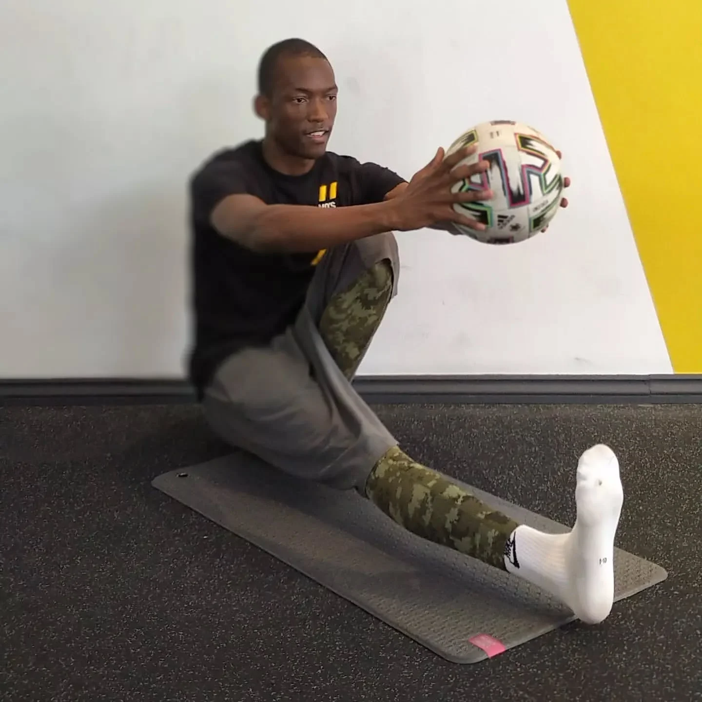 Hisham doing pistol squat